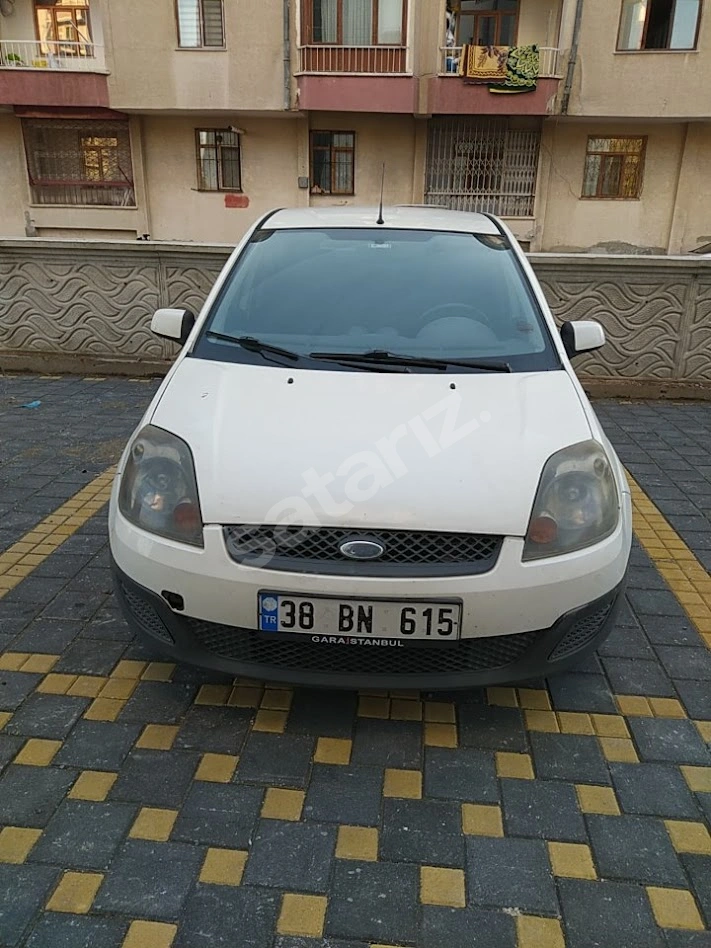 TEMİZ FORD FİESTA