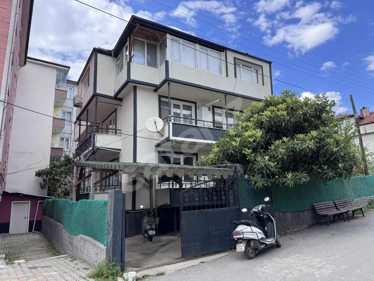 ÇARŞI MERKEZE ÇOK YAKIN FULL EŞYALI 3+1 -140 M2 KİRALIK DAİRE