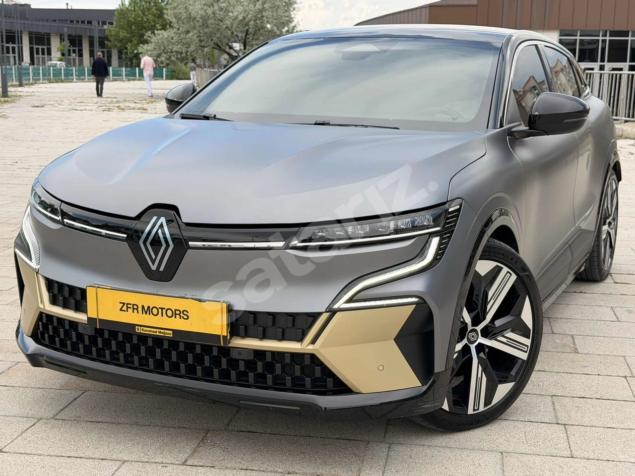 ZFR MOTORS HATASIZ BOYASIZ MEGANE E-TECH İCONİC ORJ.32.500KM