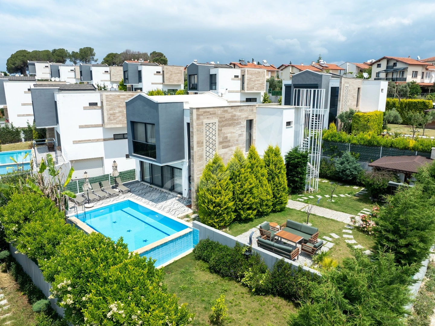 KOTAN PREMIUM ÖZEL YAPIM FULL EŞYALI 4+2 TEK MÜSTAKİL VİLLA