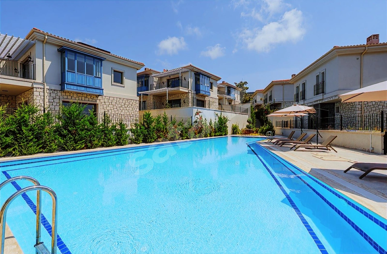 KUŞADASI MARİNA MEVKİİ TAŞ KONSEPT MÜSTAKİL 4+1 ŞAHANE VİLLA