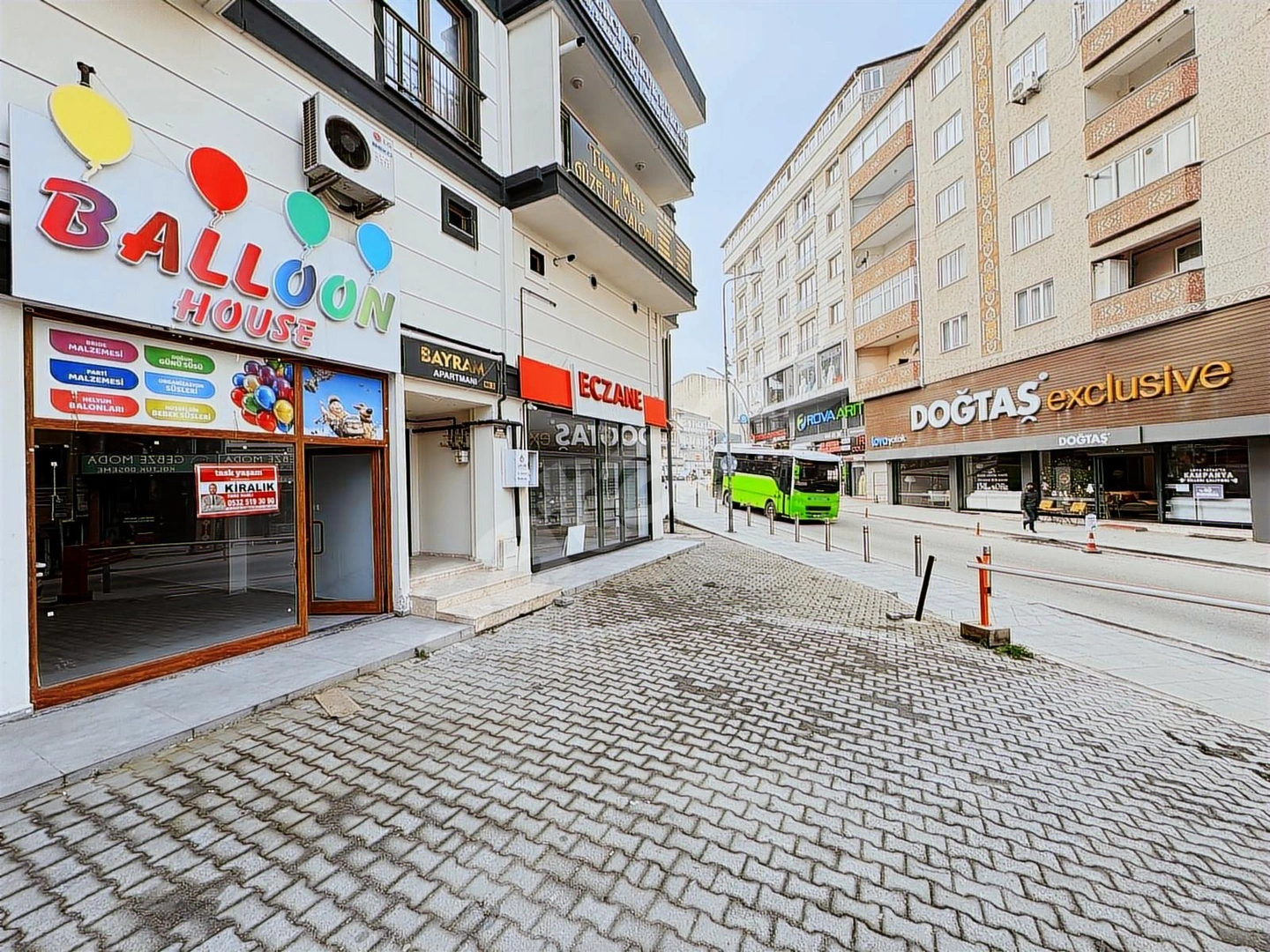GEBZE HACIHALİL' de MERKEZİ KONUMDA 45m2 KİRALIK DÜKKAN