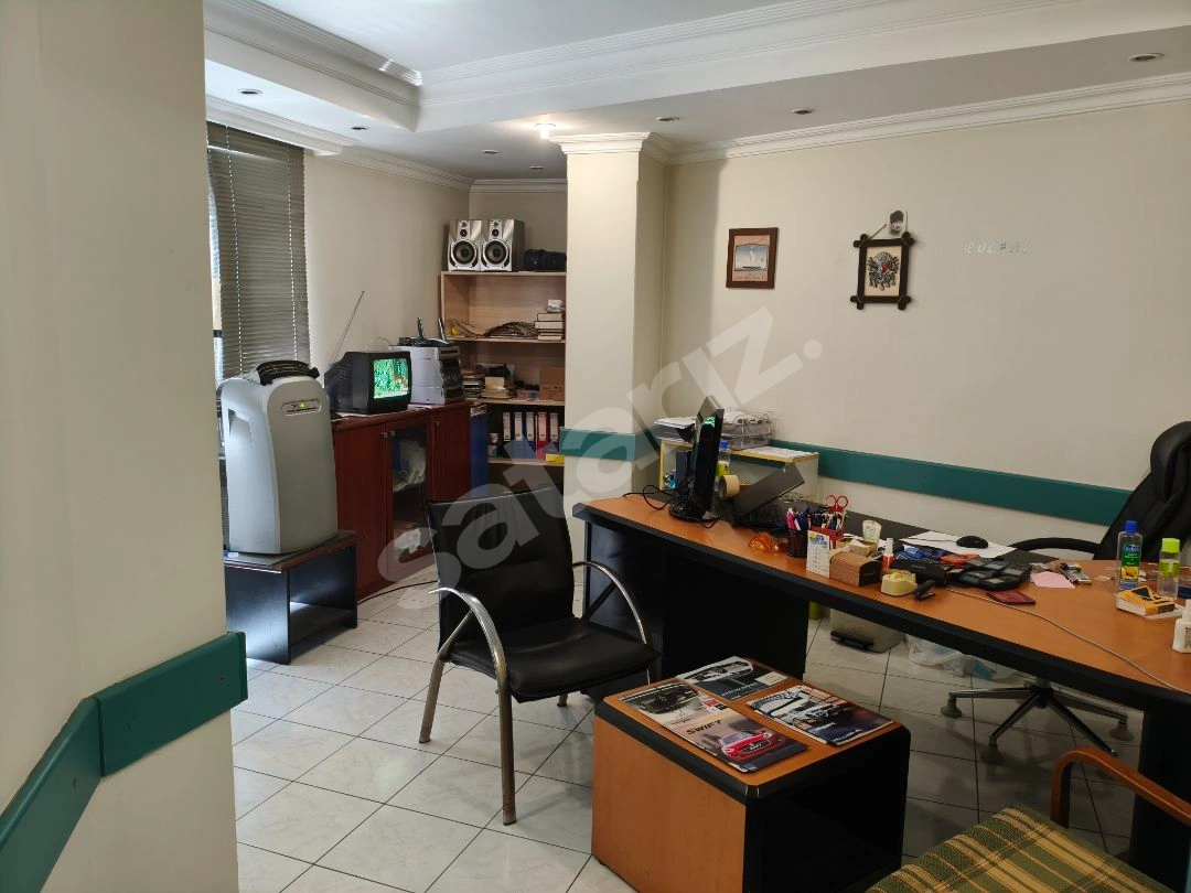 90 M2 Büro Şirinevler Merkezde