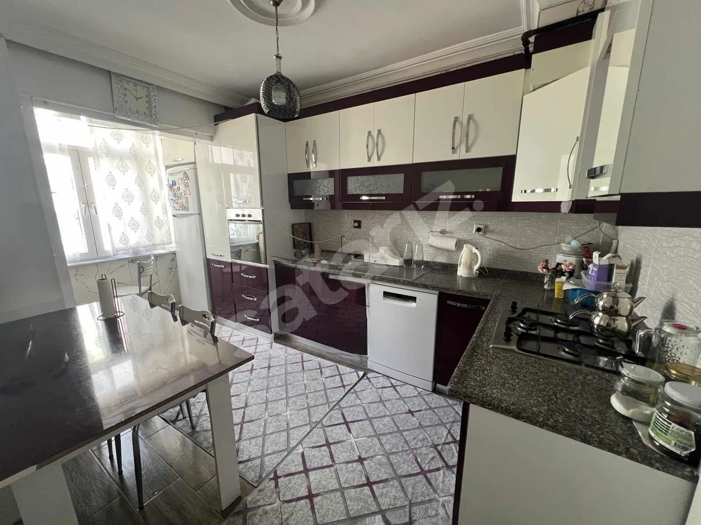 MUHİTTİN MAH.ONUR MARKET SOKAĞI 3+1 / 150 m2 ARA KAT DUBLEKS