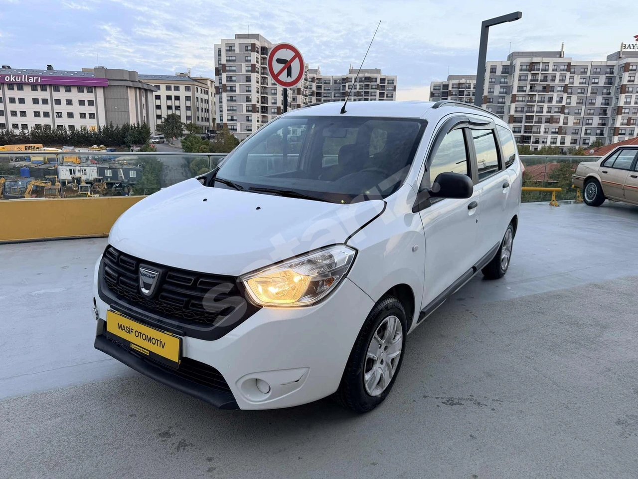 2021 MODEL LODGY 1.3 TCE 7 KOLTUKLU ÇALIŞIR YÜRÜR AZ HASARLI
