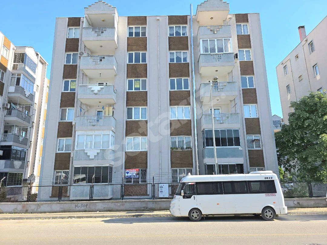AYDIN EFELER ADNAN MENDERES MAH SİTE İÇİNDE KİRALIK 3+1 DAİRE