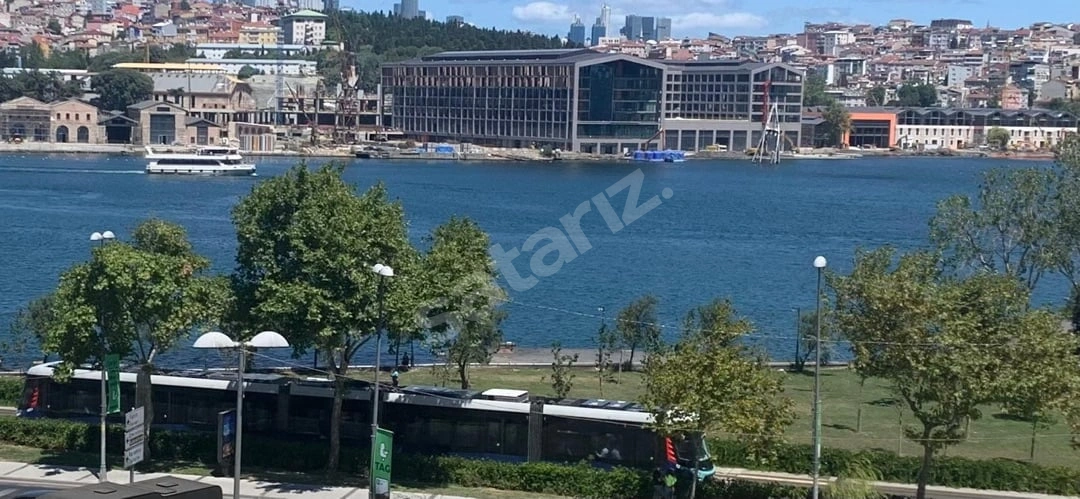 Haliç Manzaralı