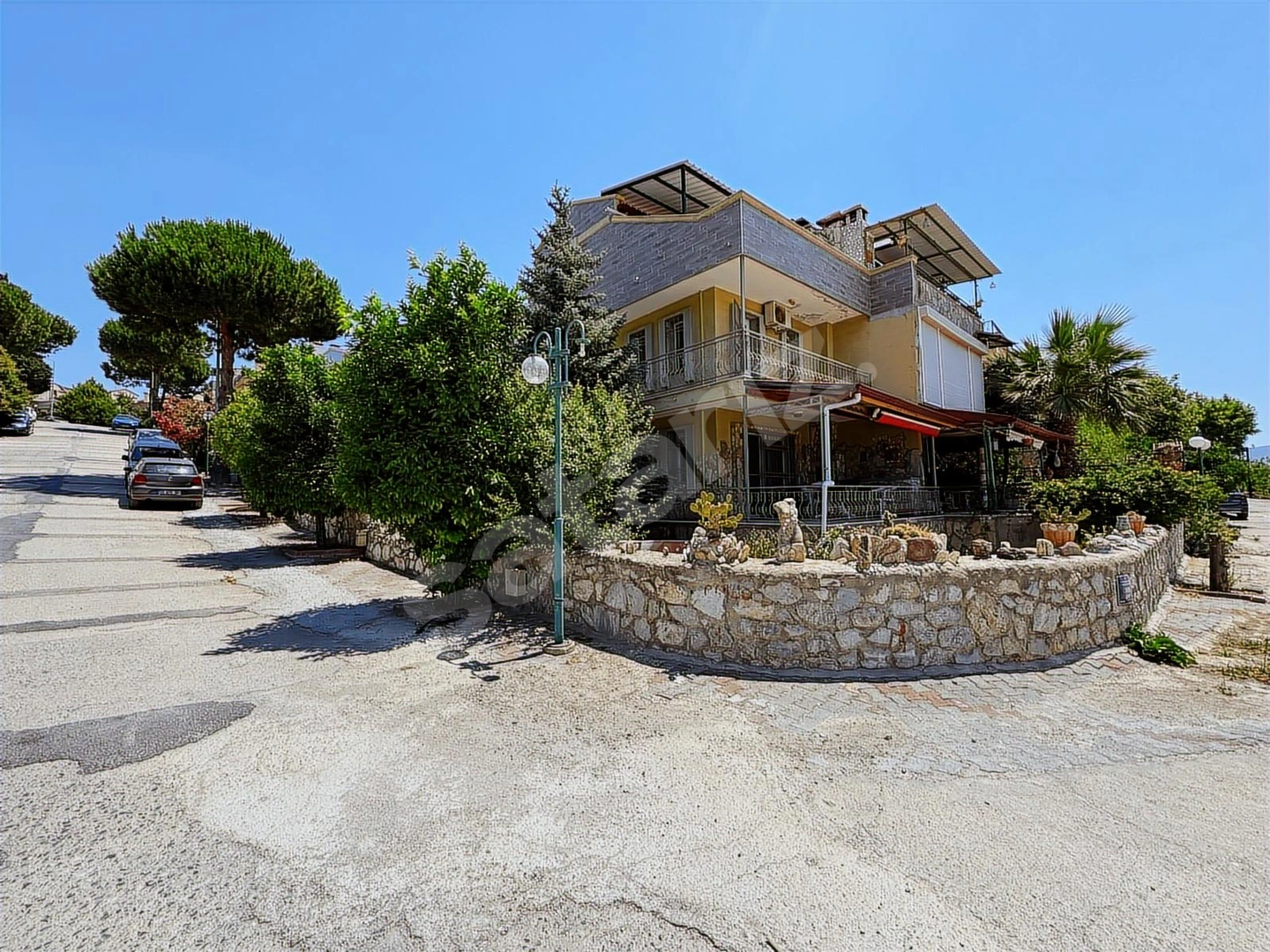 Soğucak Dağcılar Sitesinde Köşebaşı Deniz Manzaralı 3+1 Villa