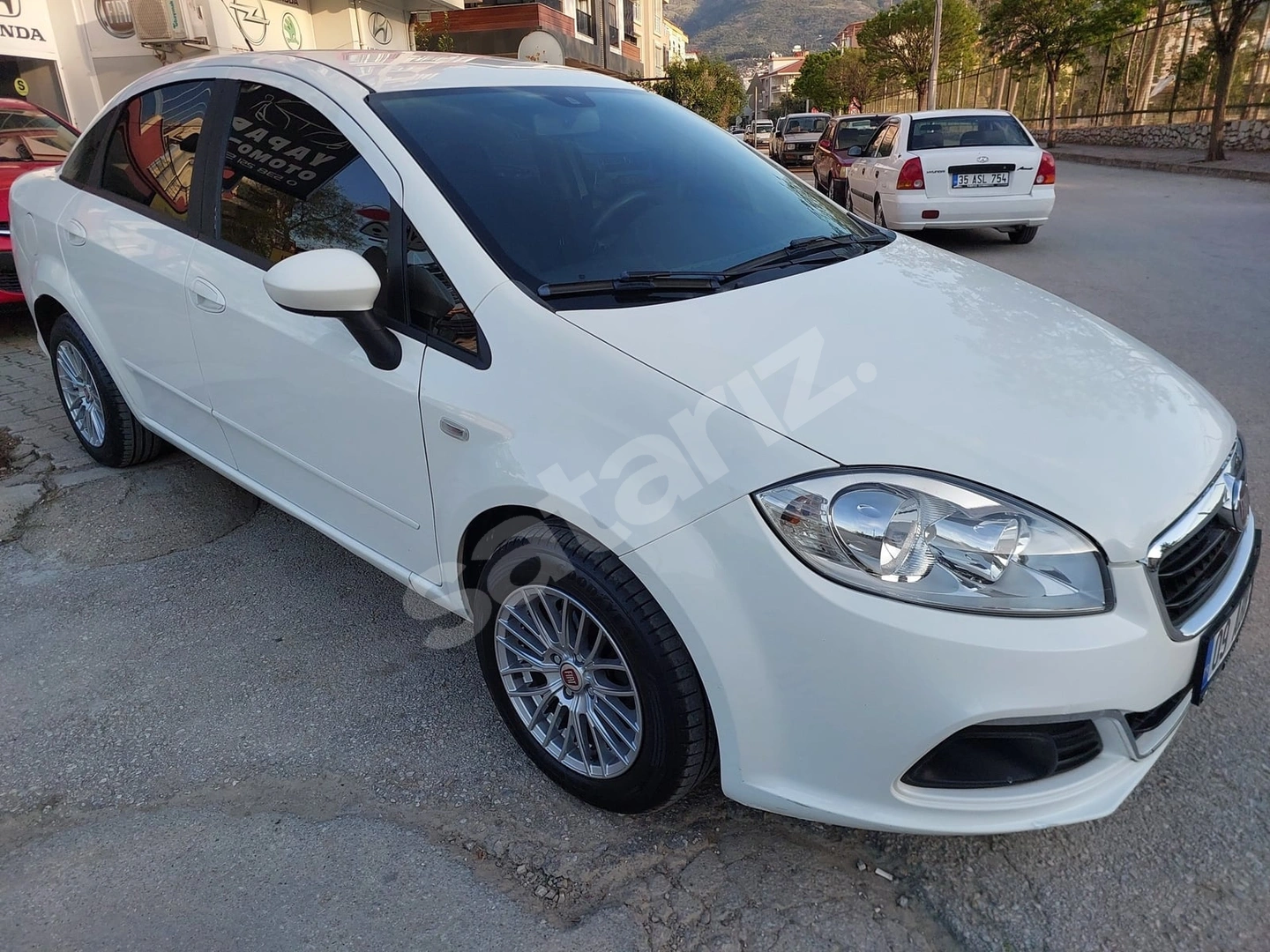 YAPAR OTOMOTİV'DEN BOYASIZ 2015 LİNEA 1.3 M.JET POP ÇELİK JANTLI