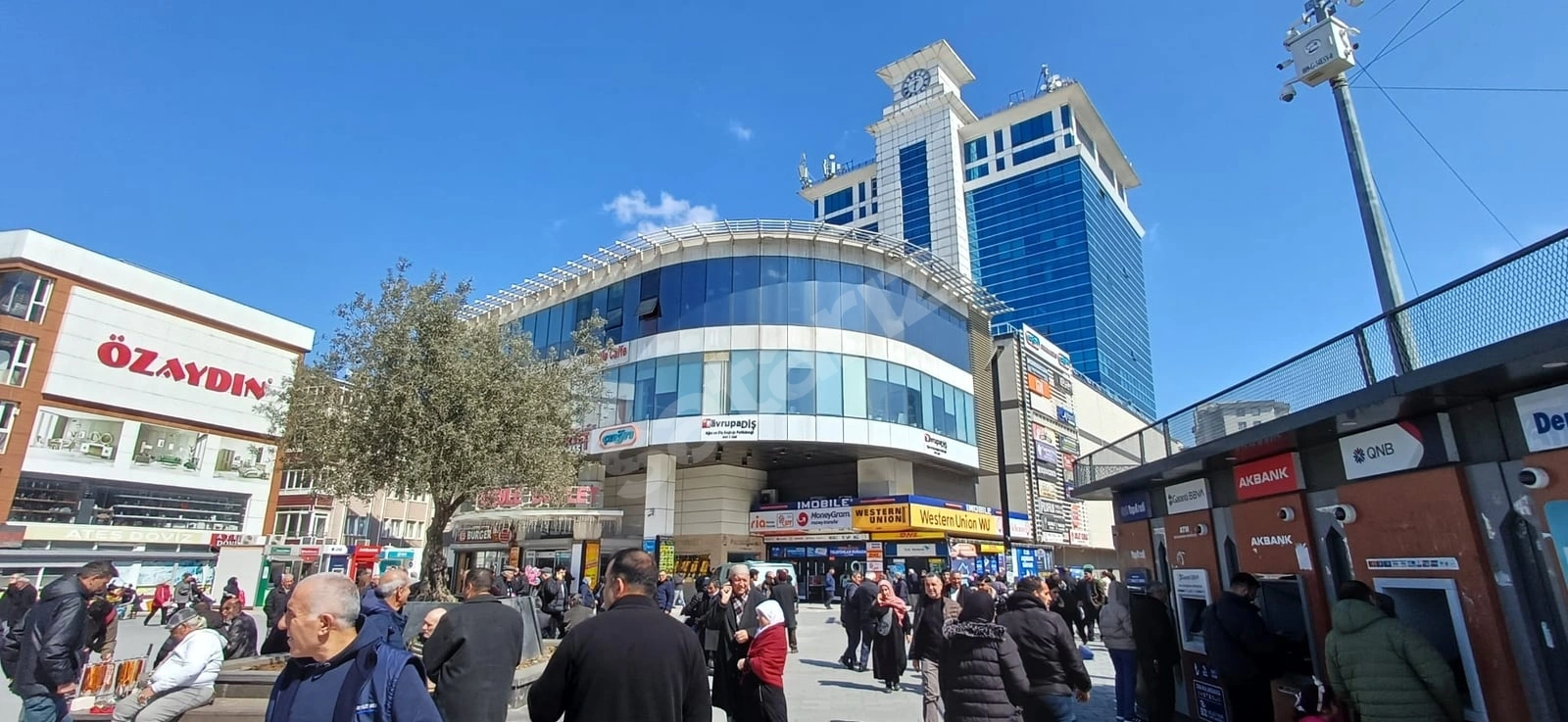 ESENYURT ESKULE AVM GENİŞ KÖŞE OFİS