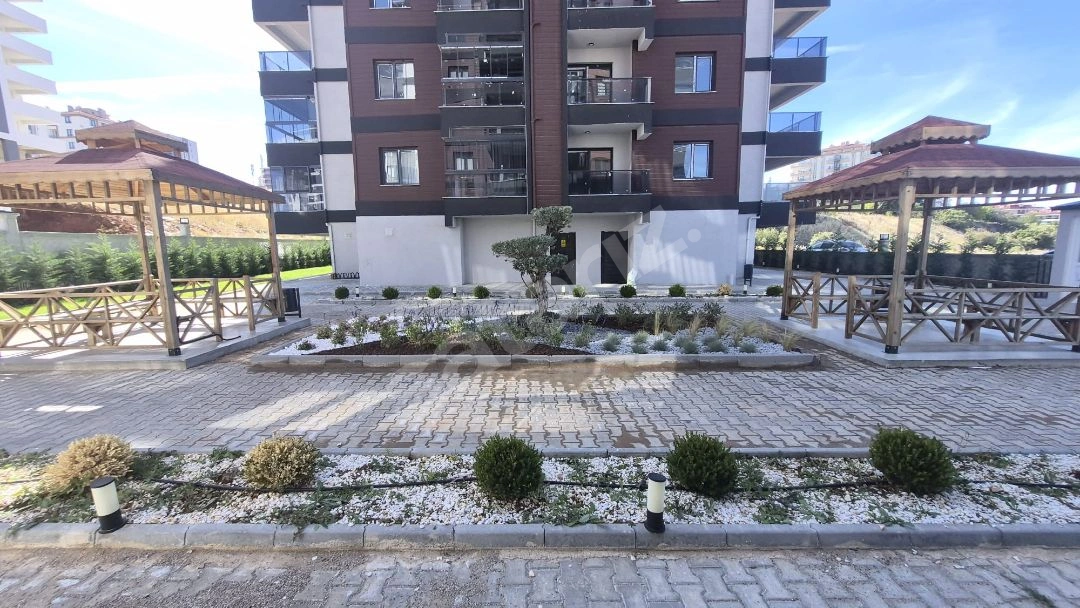 KEMALÖZDE, SİTE İÇİ, KIŞ BAHÇELİ, EBEVEYN BANYOLU 3+1