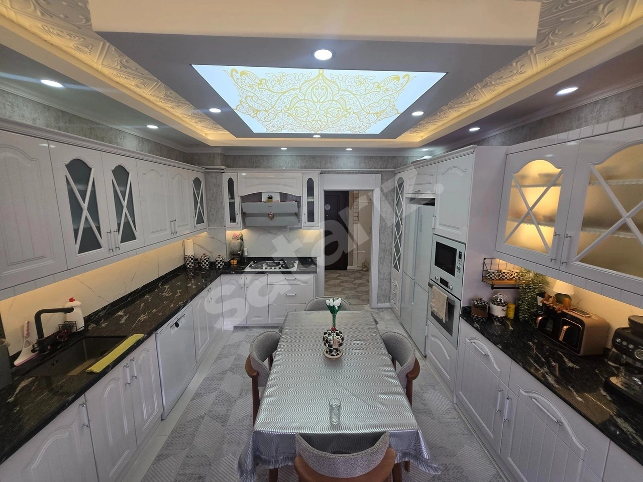 SARIGÜLLÜK ULTRA LÜKS DONANIMLI SATILIK 3+1 DAİRE