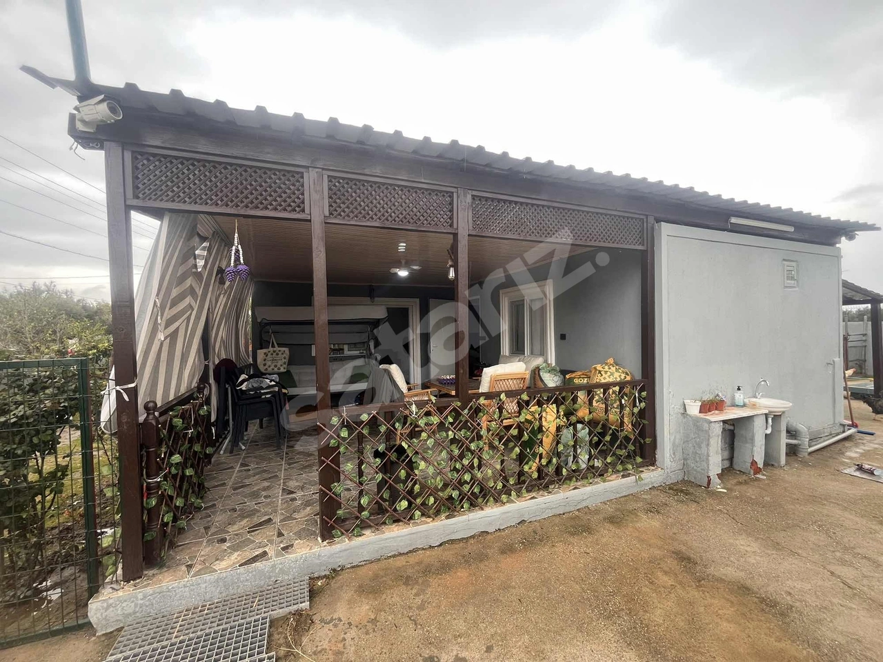 FİX'DEN PAŞAKÖYDE GENİŞ BAHÇELİ KULLANIŞLI SATILIK KÖY EVİ