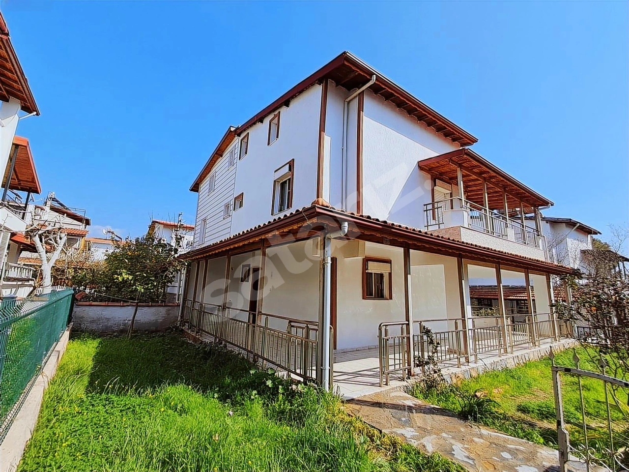 Didim Fevzipaşada Denize 200m, Yenilenmiş Taşınmaya Hazır Villa