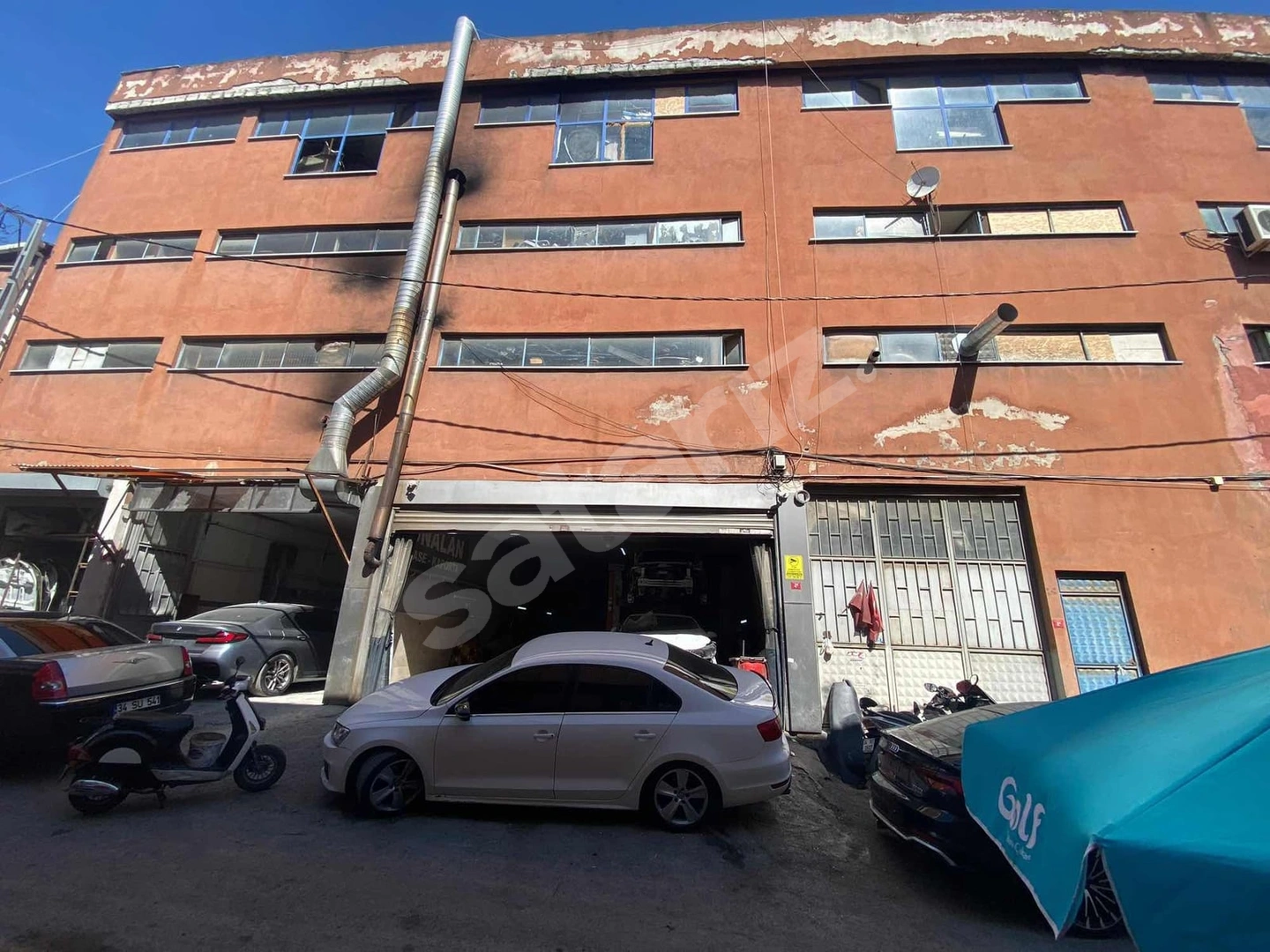 ATAŞEHİR İÇERENKÖY SATILIK 140m2 KULLANIM OTO TAMİR DÜKKANI