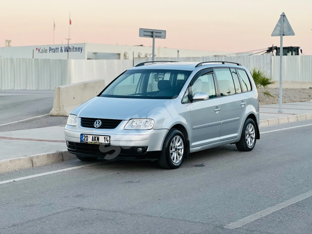 VOLKSWAGEN TOURAN OTOMATIK VITES 1.6 LPG SUNROOFLU 750 L BAGAJ