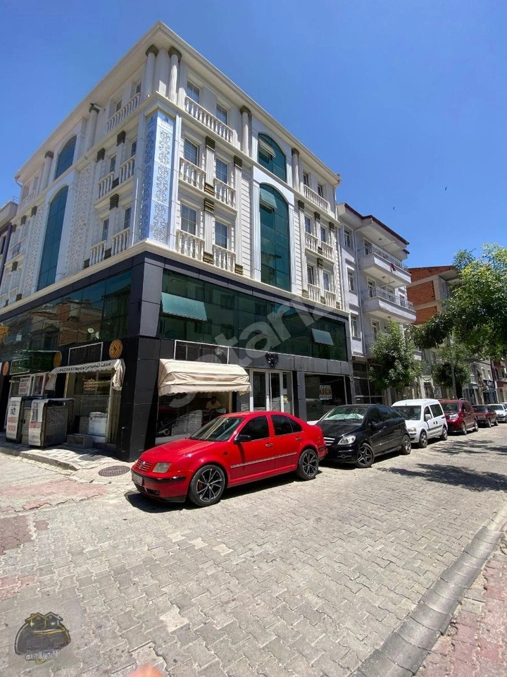 AFYON İMZA EMLAKTAN ÇARŞI MERKEZDE 420 M2 İŞYERİ