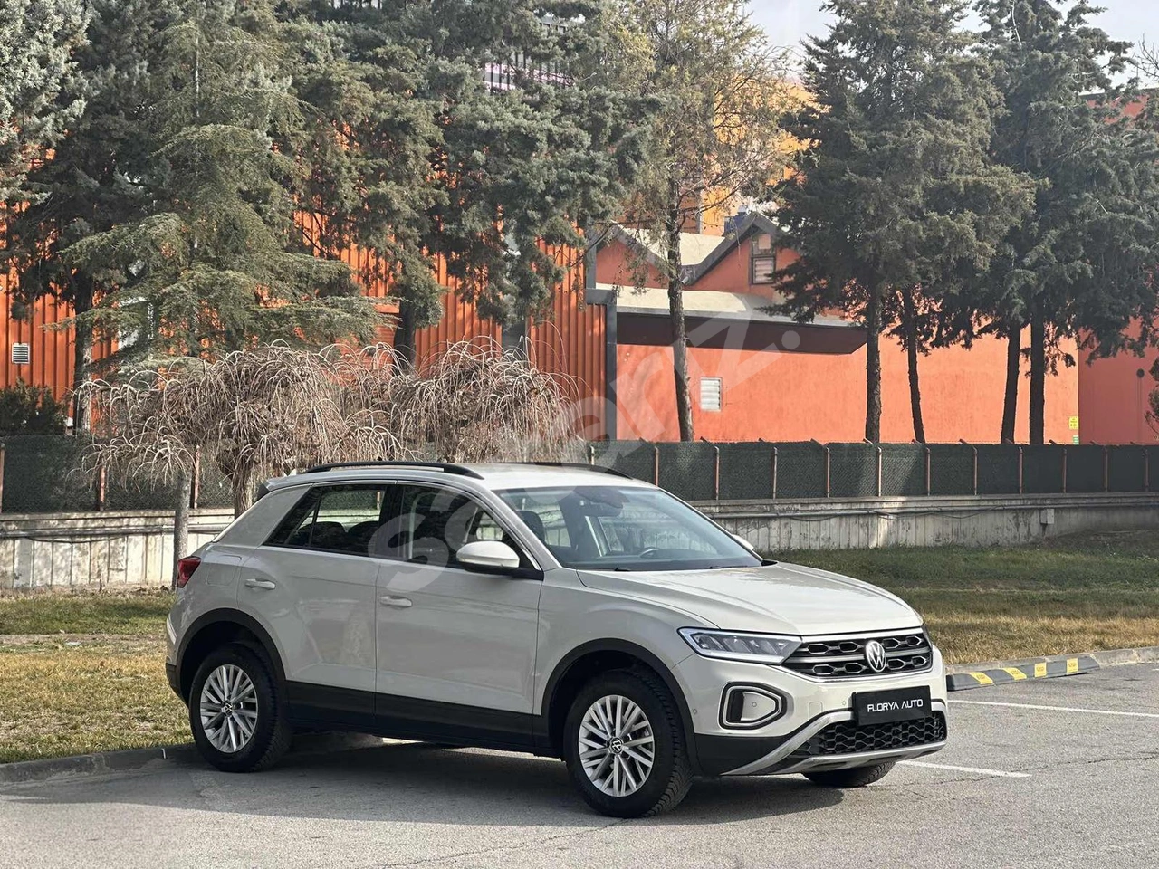 BOYASIZ 2023 VW T-Roc 1.5 TSI Life DSG YetkiliServ 16.0KM %20KDV