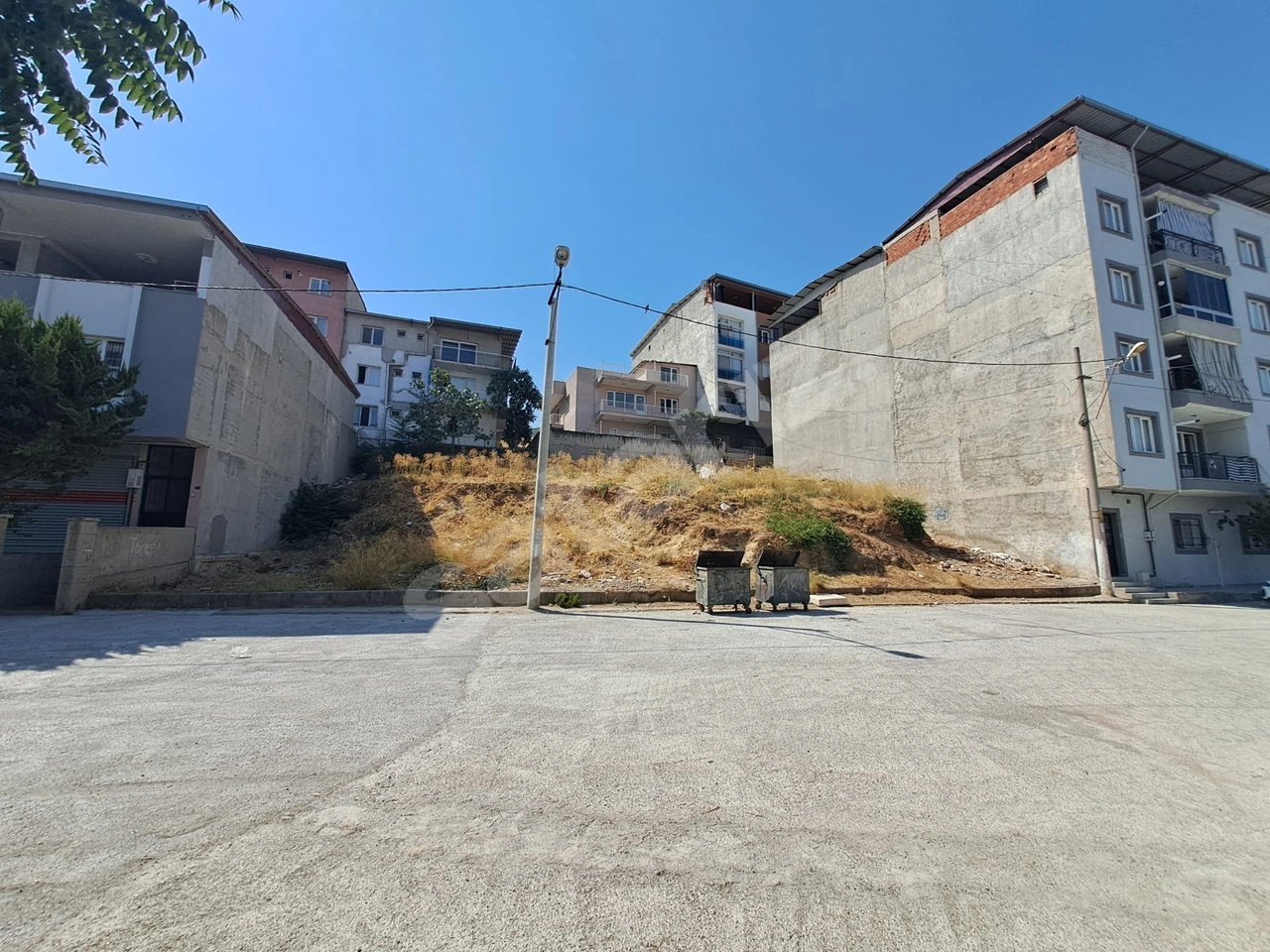 !!! BORNOVA ALTINDAĞ SATILIK İMARLI ARSA 260 M2 !!!