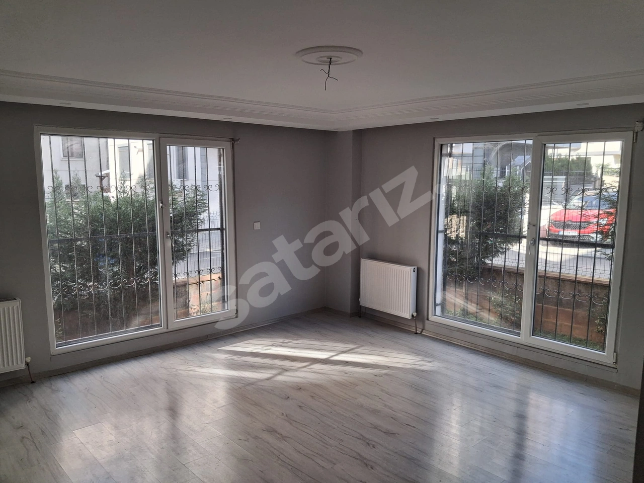 Tuzla Postane Mah. Site İçinde Bahçe Katı Ferah 2+1 Satılık