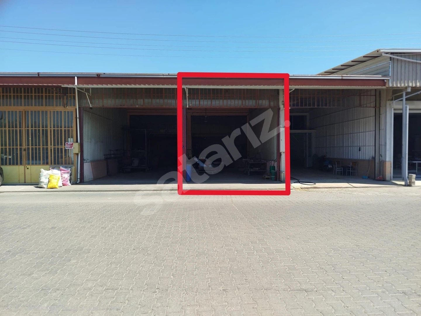 YENİ SANAYİ SİTESİNDE CADDE ÜZERİ SATILIK FIRSAT DÜKKAN