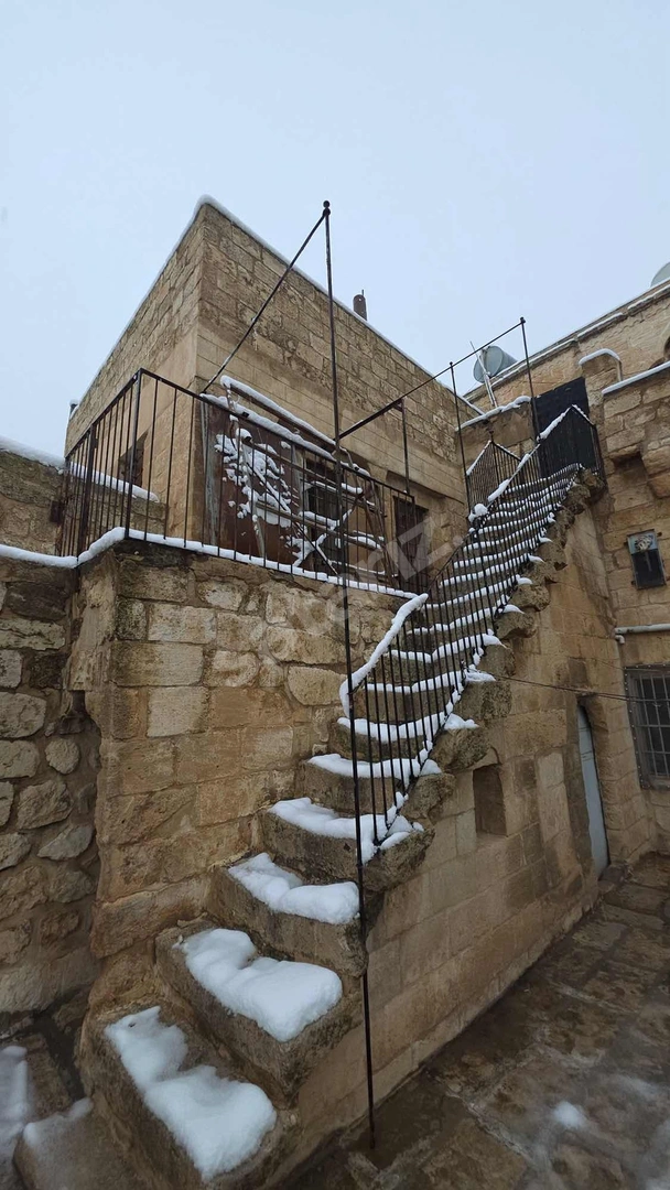 SATILIK MARDİN KIRMIZI KİLİSE(SURP KEVORK) PAPAZIN ESKİ KONAĞI
