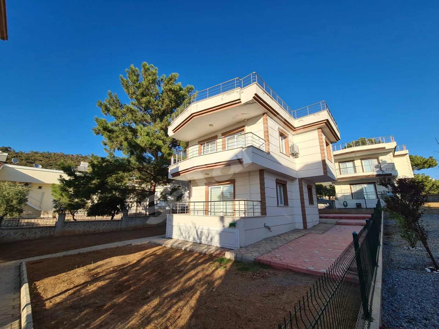 Akbük'te Deniz ve Doğa Manzaralı Müstakil Villa