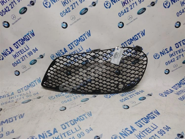 MERCEDES C SERİSİ W205 ÖN TAMPON AMG SAĞ IZGARA A2058852623