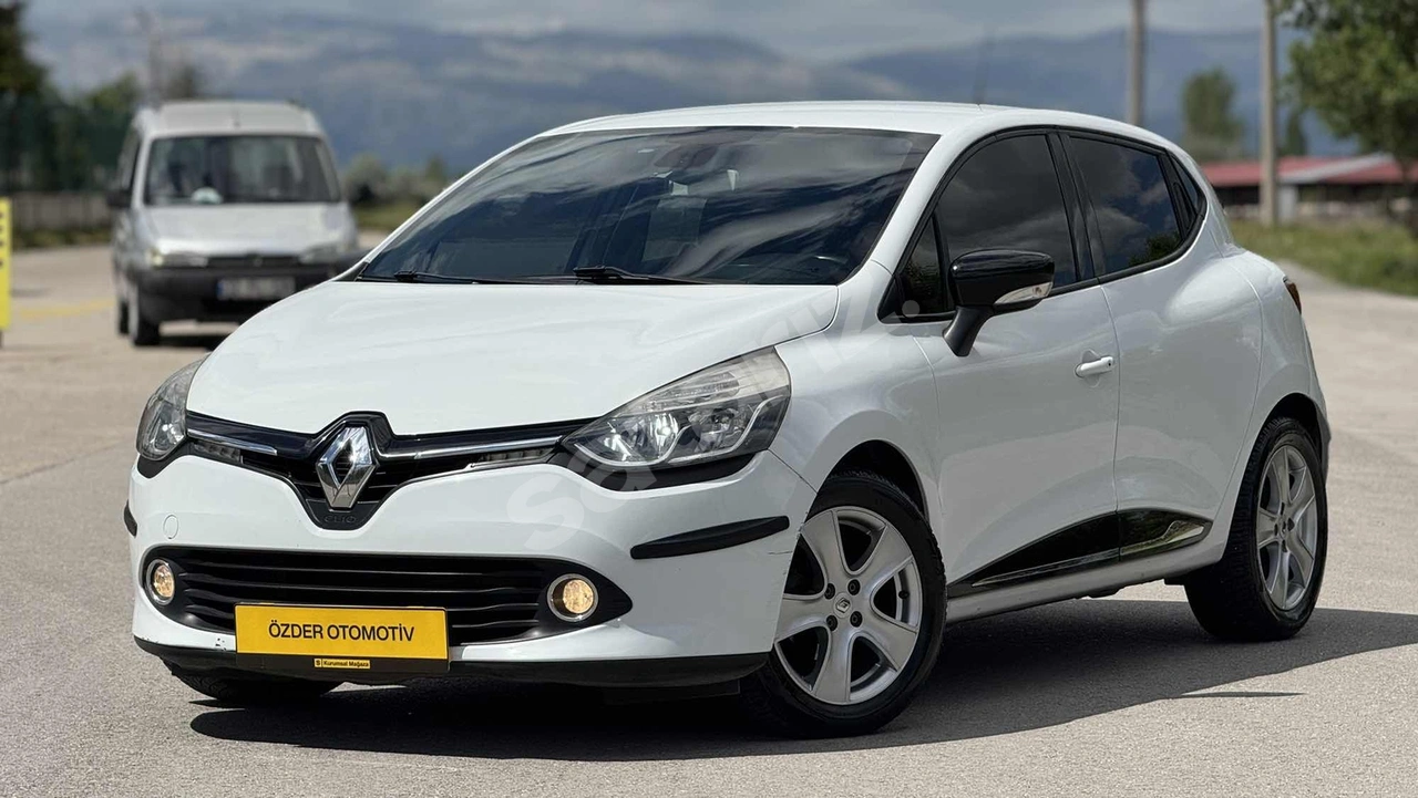 ÖZDER OTOMOTİV'den CLIO 0.9 TCe ICON / HATASIZ / BOYASIZ