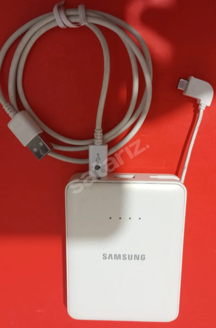 SAMSUNG Powerbank Şarj cihazı ( Tek sefer dolum yapar , Kablosuyla,  İkinci el)
