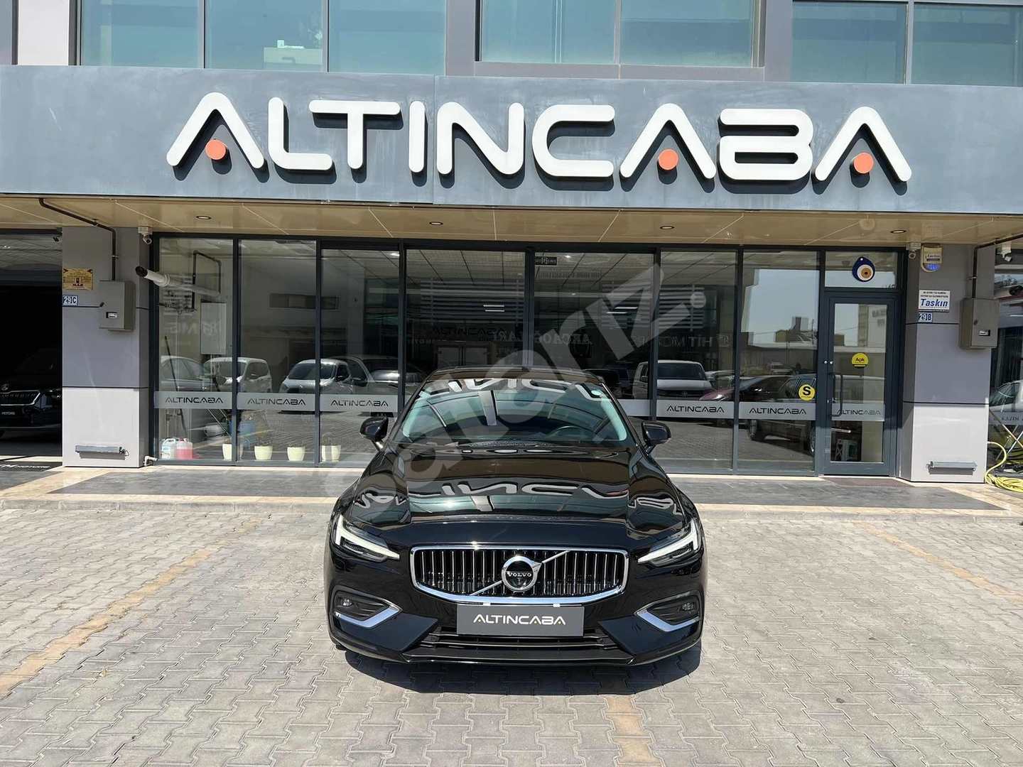 ALTINCABA'DAN 2020 VOLVO S60 B5 INSCRİPTİON PLUS AWD 112.000KM