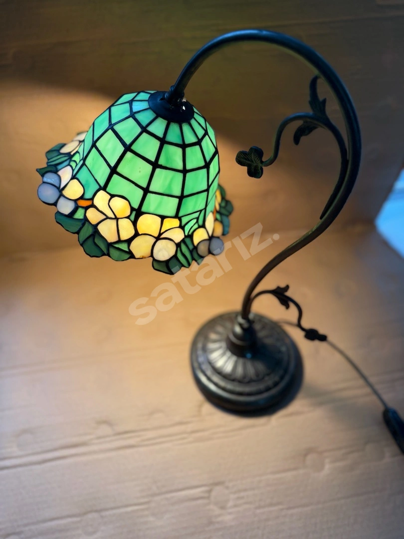 Tiffany Vıtray Masa Lambası