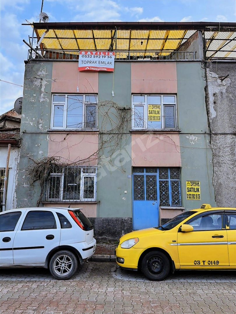 AFYON TOPRAK EMLAKTAN YATIRIM AMAÇLI SATILIK MÜSTAKİL EV