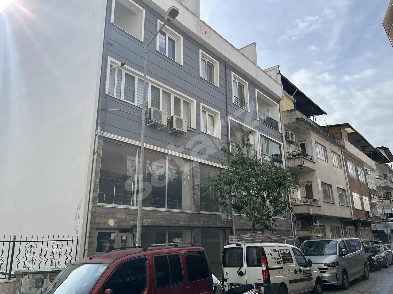MİRAY EMLAKTAN ÇARŞI İÇİNDE DOĞALGAZLI TERASLI KİRALIK 2+1 DAİRE