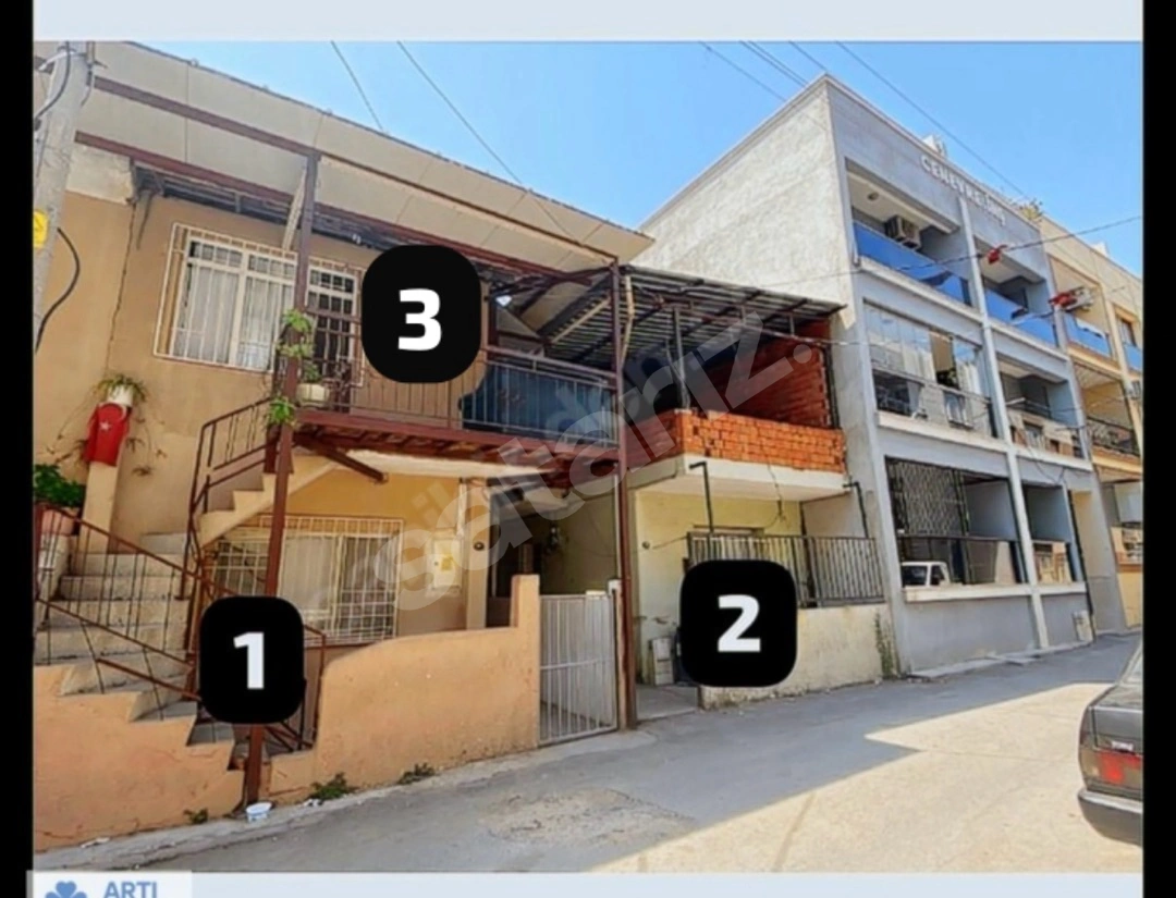 ARTI Emlaktan Karabağlar Yunusemrede 3 Daireli Müstakil Ev