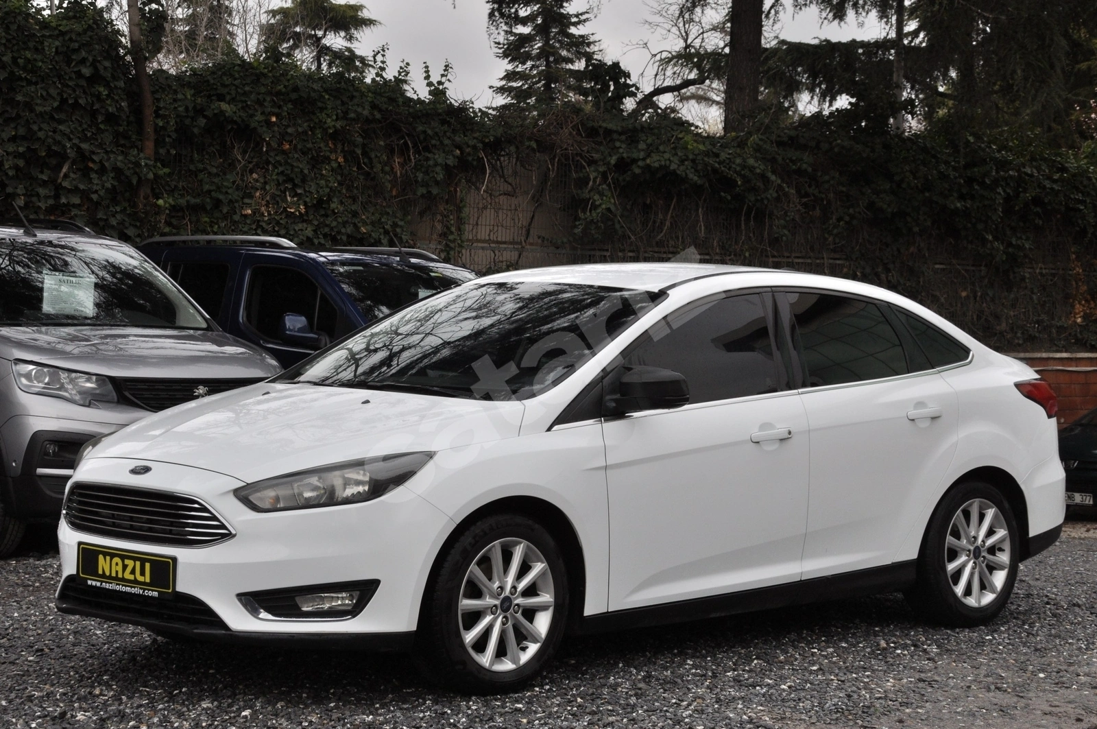 2015 FORD FOCUS ( senetle taksitlendirme seçeneğimiz vardır )