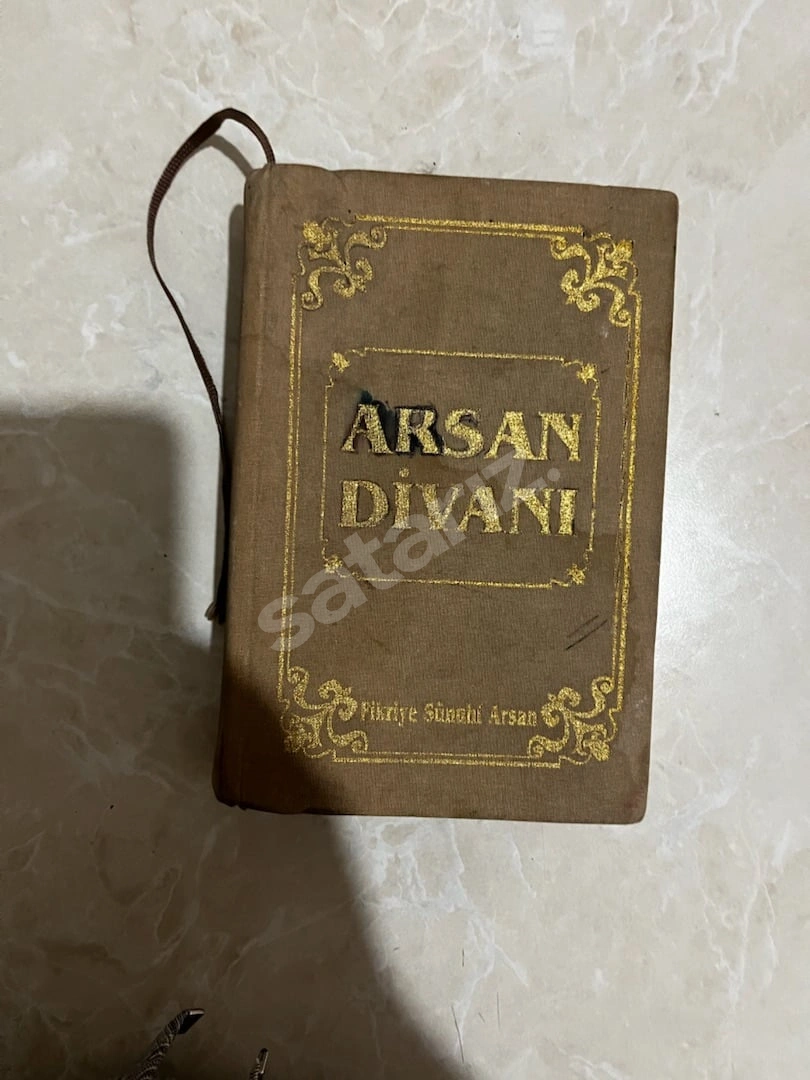 Arsan Divanı Fikriye Sürahi Arsan