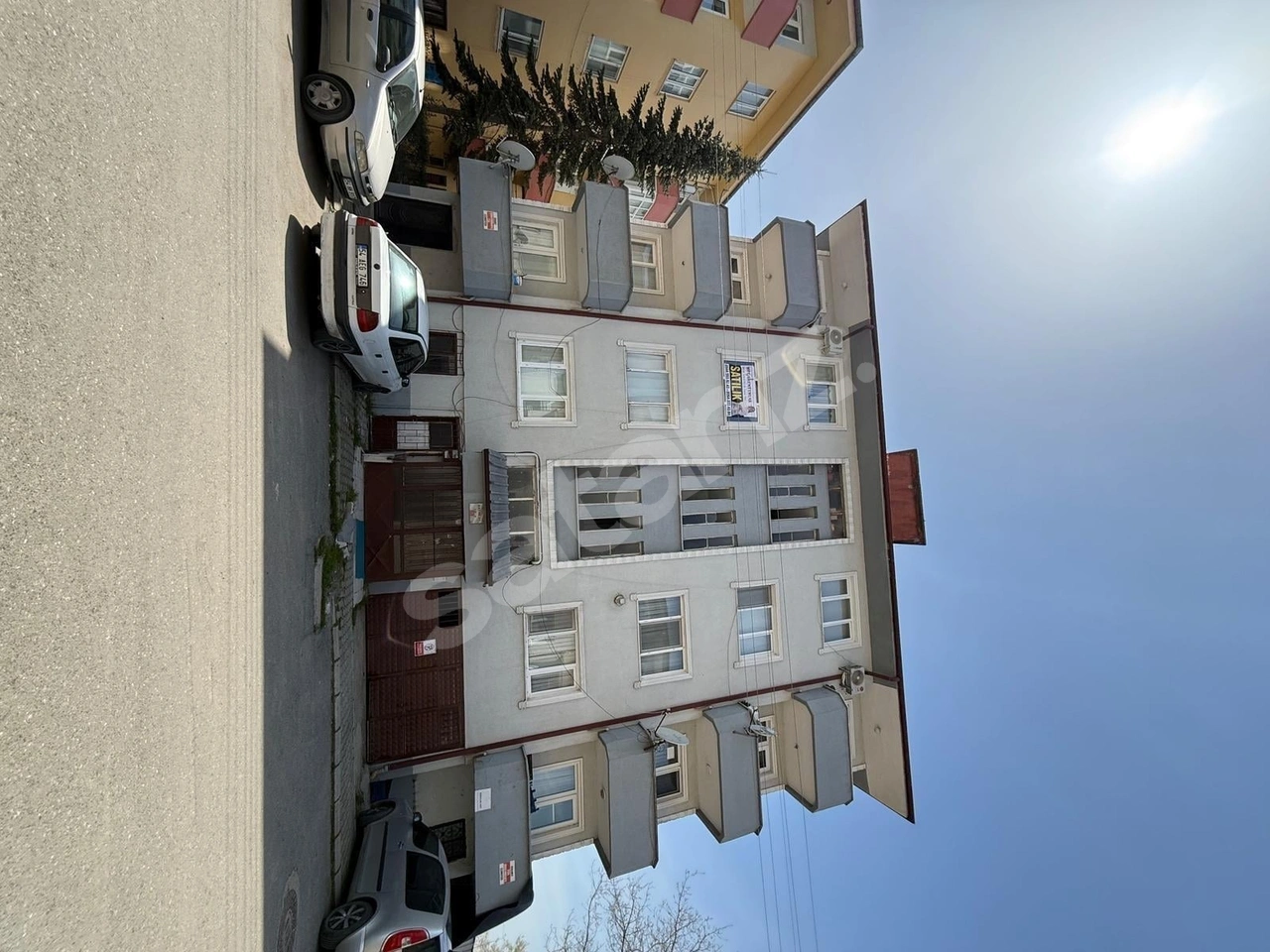 MEGAKENT EMLAK'TAN ŞEKER MAHALLESİNDE SATILIK 3+1 DAİRE!