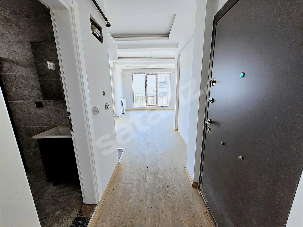 REMAX SEVCAN GÜRLEVİKTEN KÖRFEZDE SATILIK 1+1 DAİRE