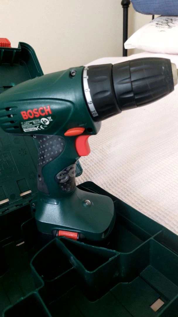BOSCH PSR1200 ŞARJLI ,VOLTAJ GÖSTERGELİ  SÜPER MATKAP
