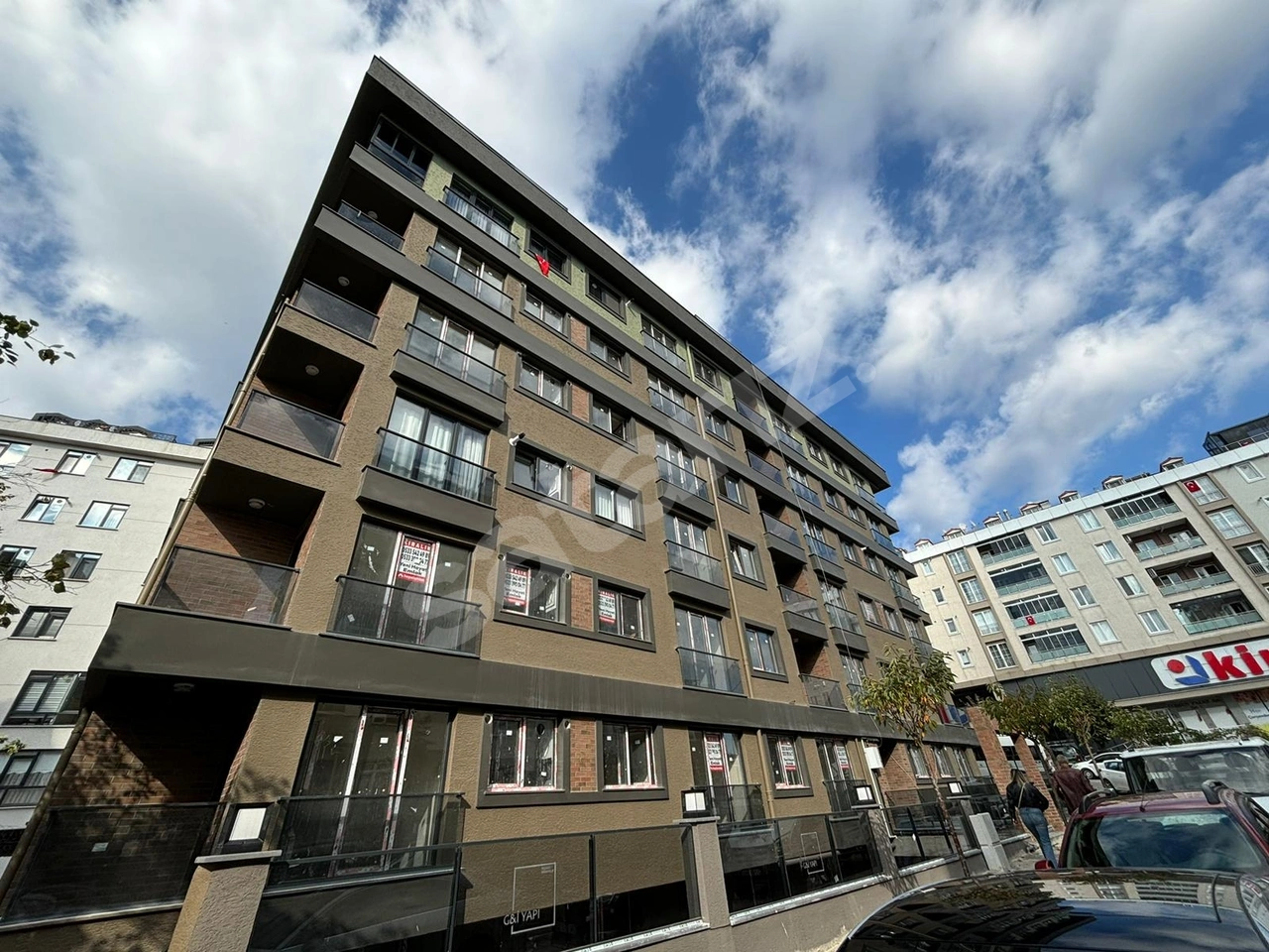 OSMANPAŞADA 2+1 BAHÇE KATI SATILIK DAİRE OTOPARKLI LÜX BİNA