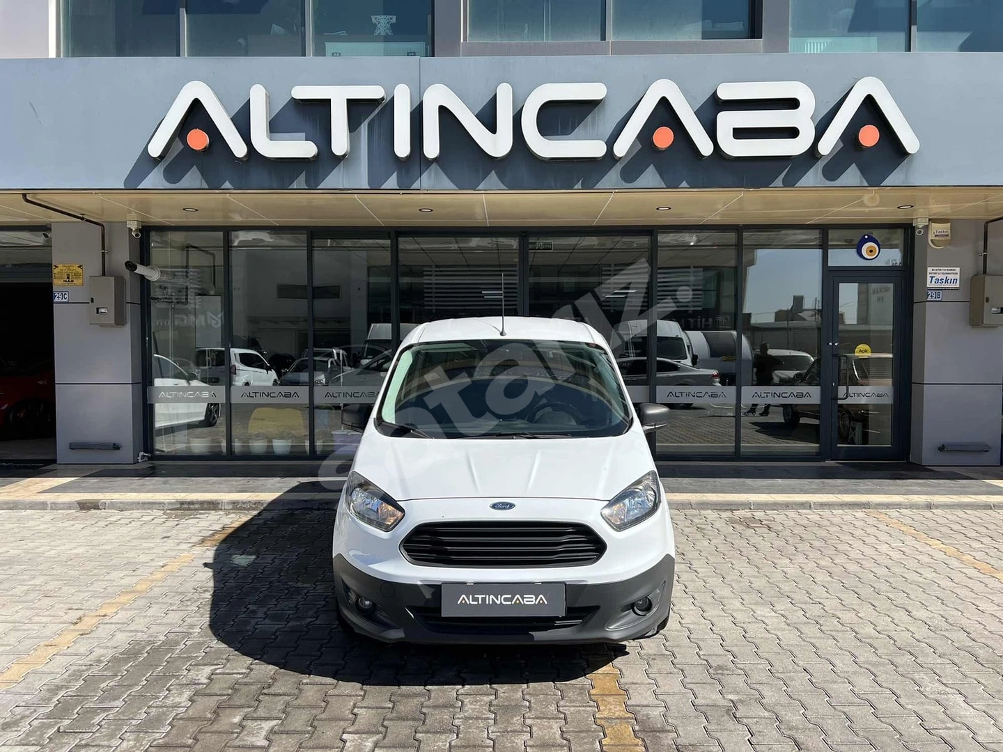 ALTINCABA'DAN 2016 FORD TOURNEO COURİER 1.6 TDCİ TREND 95HP