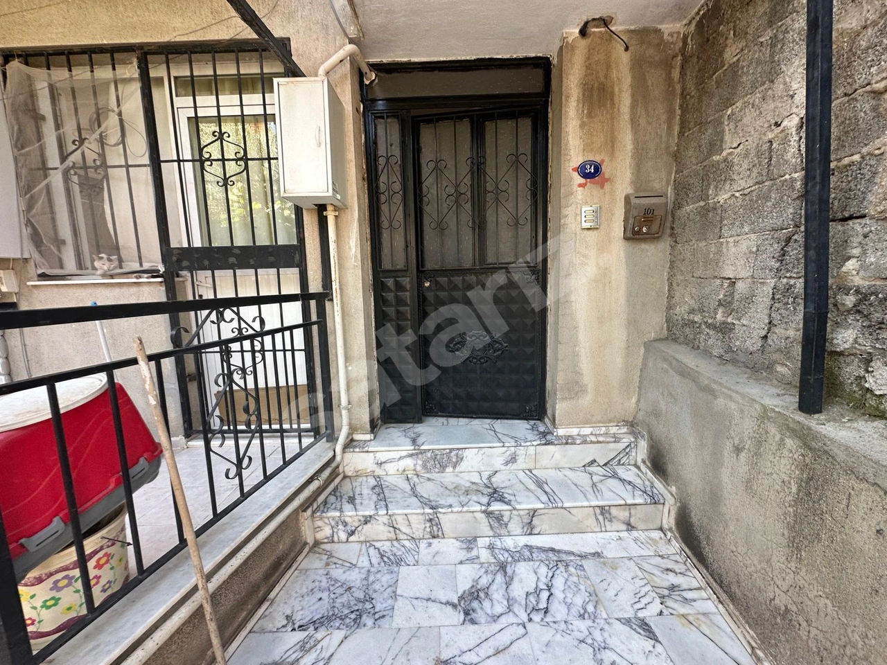 ÖZMERT(29)UĞURCAN AKDAĞ'DAN ÜÇ CEPHELİ KAPALI MUTFAKLI DOĞALGAZLI
