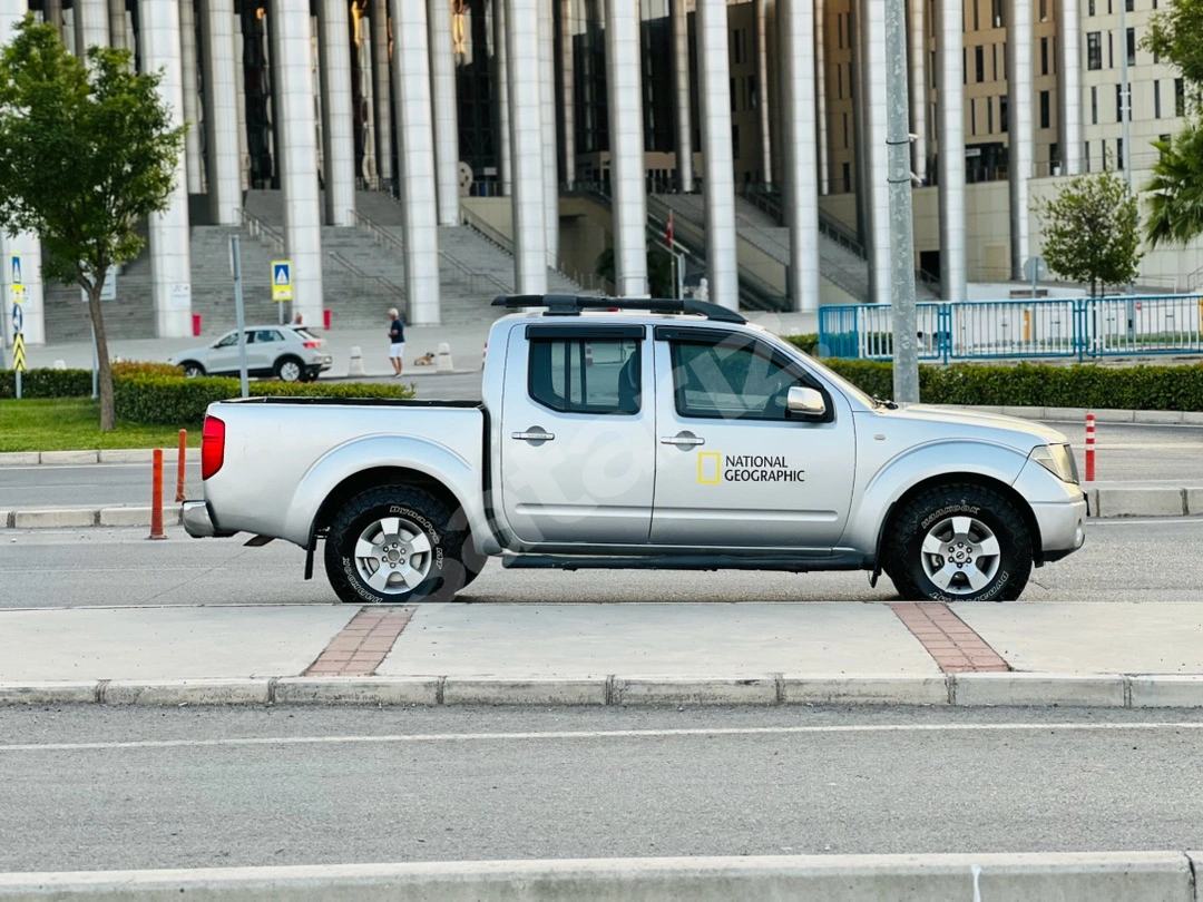 NISSAN NAVARA 4X2 OTOMATIK VITES ÇiFT KABiN SIFIR VIZE