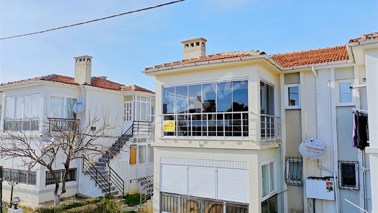 ŞARKÖY CUMHURİYET MAH. 2+1 SİTE İÇİNDE FUL EŞYALI SATILIK DAİRE
