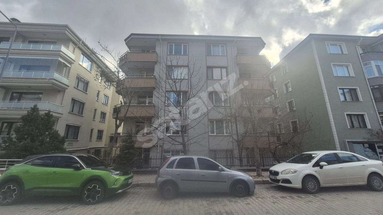 KARACA EMLAK CUMHURİYET MH FUNDA APT 3+1 120m DOĞALGAZLI ARA KAT