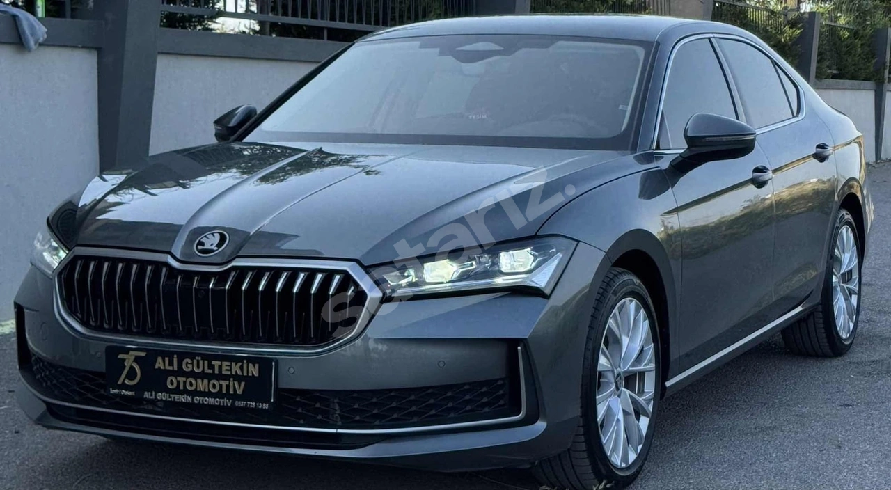 SKODA SUPERP HATASIZ BOYASIZ/ İÇ TABA"