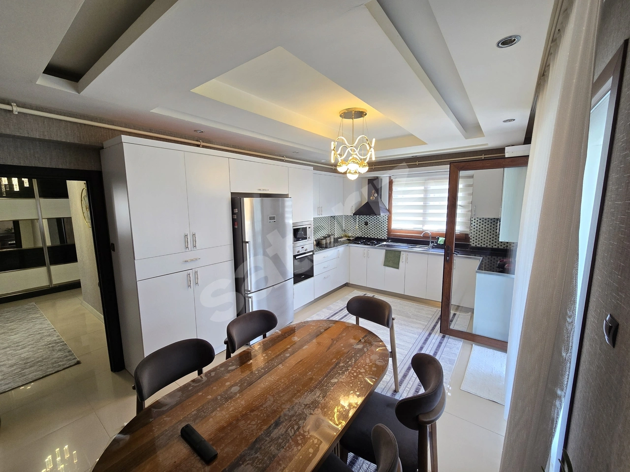 OTOGAR KARŞISI SATILIK 4+1 DAİRE