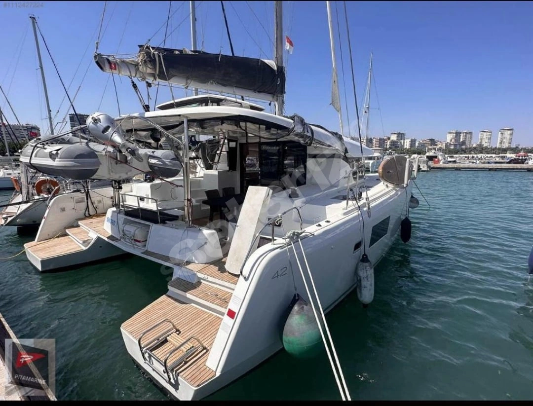 Harika Bir Lagoon 42 Fırsat Teknesi!