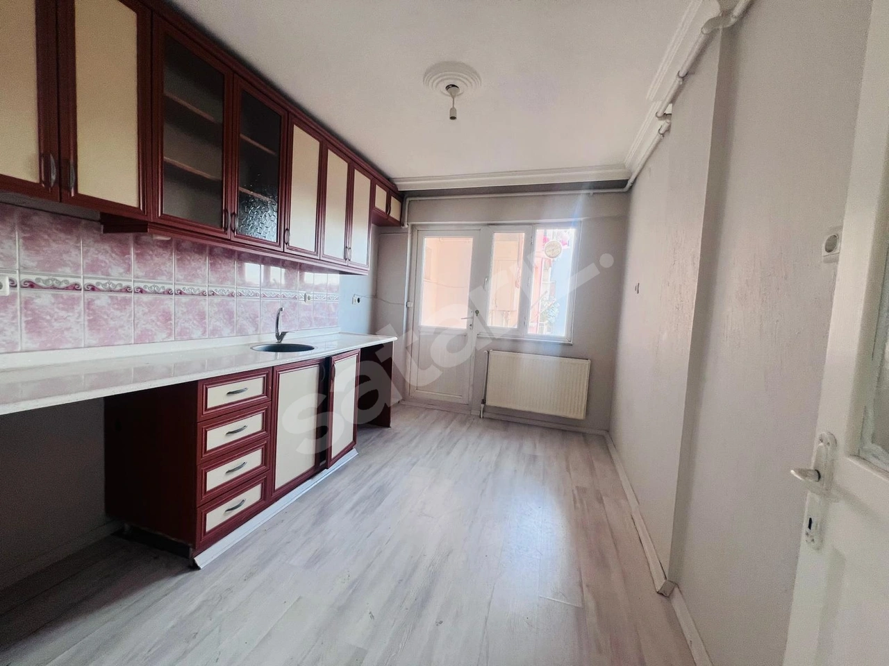 ALAYBEY MAHALLESİ 2+1 90M2 M2 6 KATLININ 5 KATI ASANSÖRLÜ